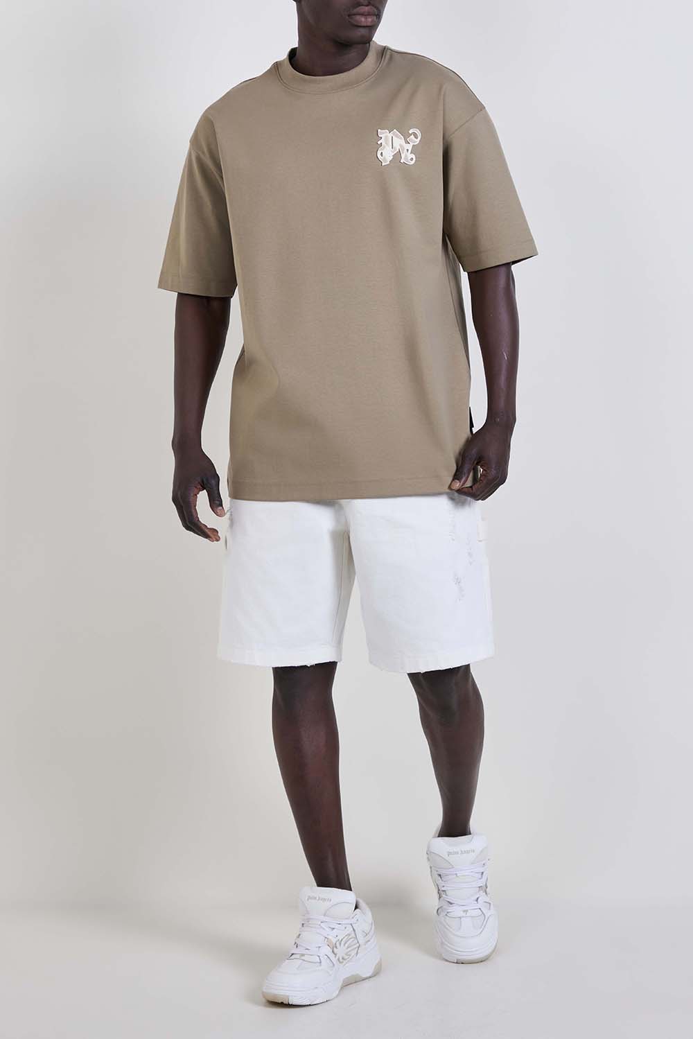 מכנסיים קצרים